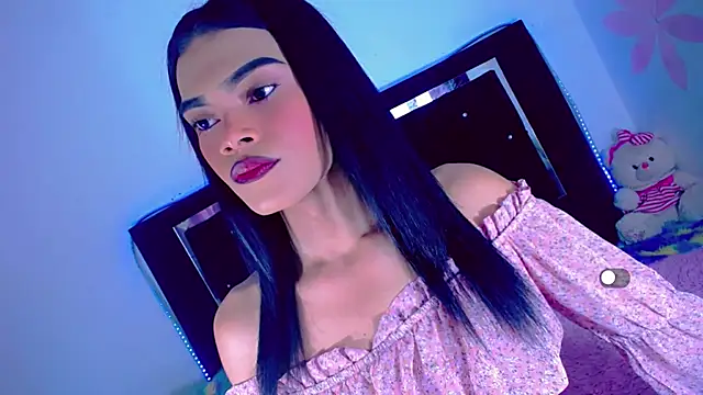 Theylor Rouse online show from November 2025 06:28:01 AM