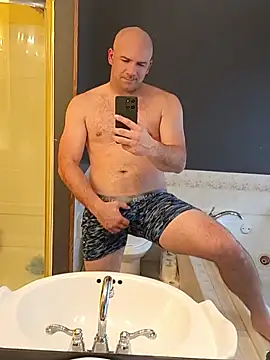 Nickj630 online show from November 2025 07:30:01 PM