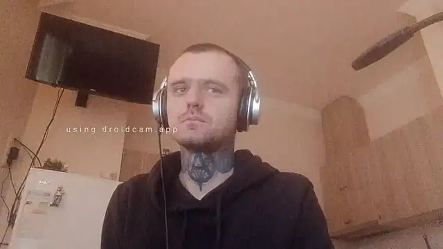 Snapshot of HappyZebra13 chatting on January 2025 12:25:02 PM HappyZebra13 online show from January 2025 12:25:02 PM