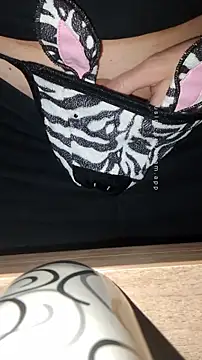 Snapshot of HappyZebra13 chatting on January 2025 01:53:01 AM HappyZebra13 online show from January 2025 01:53:01 AM