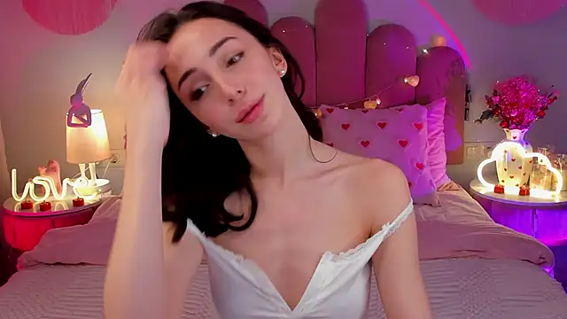 ElsaYoung online show from February 2026 08:28:01 PM