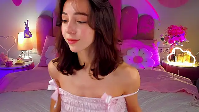 ElsaYoung online show from November 2025 08:19:01 PM