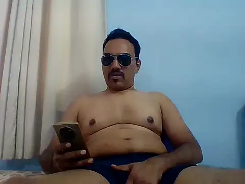 Snapshot of farhaanmacho chatting on December 2025 05:56:01 AM farhaanmacho online show from December 2025 05:56:01 AM