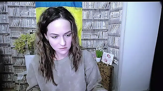 Lina Star S online show from December 2025 02:32:02 PM