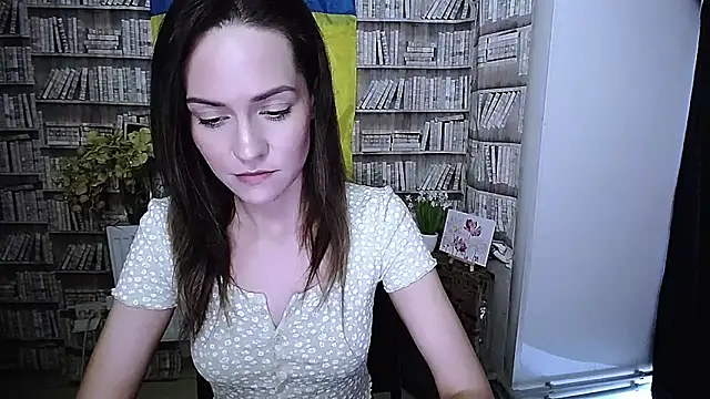 Lina Star S online show from November 2025 10:52:02 AM