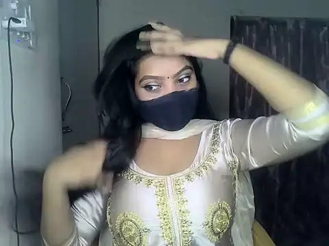 Snapshot of ishi_Beauty chatting on October 2025 07:35:02 AM ishi Beauty online show from October 2025 07:35:02 AM