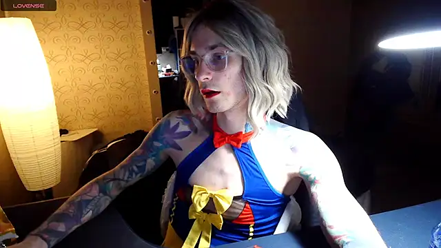 Julia dolls online show from November 2025 07:14:02 PM