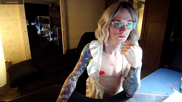 Julia dolls online show from November 2025 06:12:01 PM