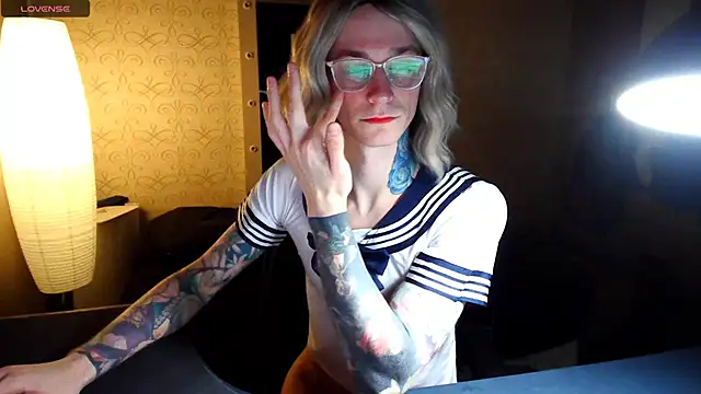 Julia dolls online show from December 2025 05:52:02 PM