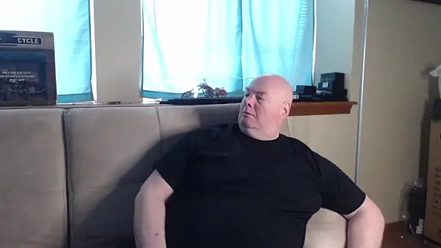 harley99574 online show from April 2026 01:36:02 PM