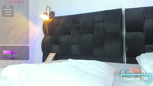 Camila  Gomez online show from October 2025 12:28:02 PM