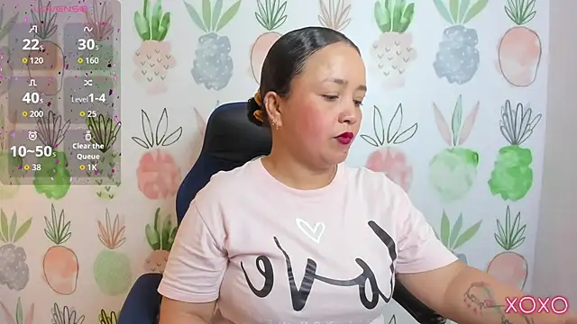 linda rios  online show from October 2025 07:23:01 PM