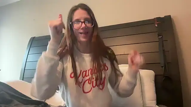 Snapshot of yourstrulylivy69 chatting on February 2025 07:09:01 PM yourstrulylivy69 online show from February 2025 07:09:01 PM