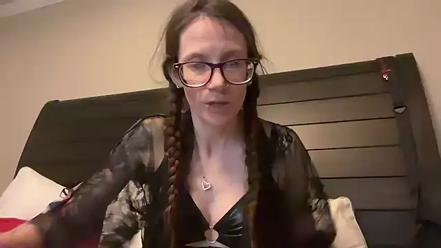 Snapshot of yourstrulylivy69 chatting on February 2025 02:28:02 AM yourstrulylivy69 online show from February 2025 02:28:02 AM