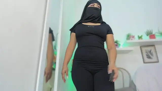 Snapshot of jazmin_anbar chatting on November 2025 12:05:02 PM jazmin anbar online show from November 2025 12:05:02 PM