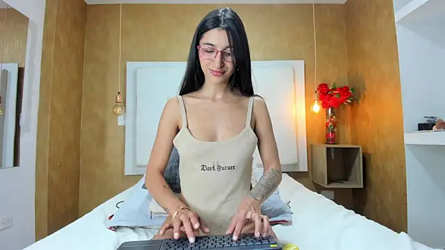 Milaspetite online show from February 2026 09:12:01 PM