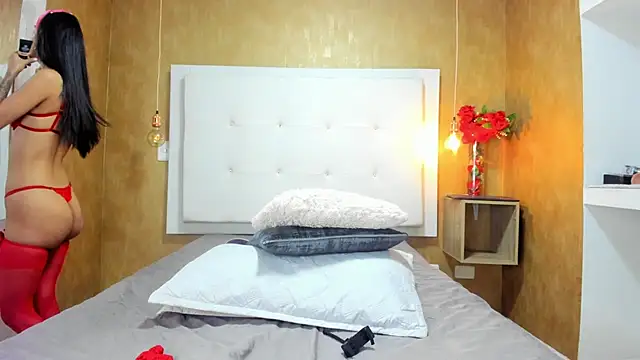 Milaspetite online show from February 2026 08:19:01 PM