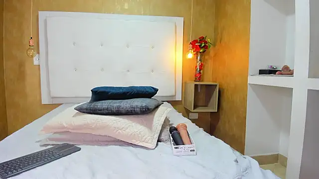 Milaspetite online show from March 2026 09:06:01 PM