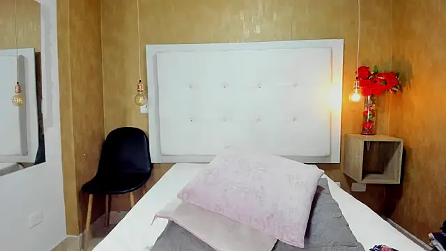 Milaspetite online show from November 2025 12:00:02 AM