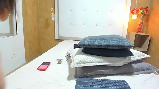 Milaspetite online show from March 2026 08:19:01 PM