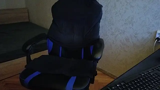 Snapshot of TheFitGiant chatting on March 2025 11:47:02 PM TheFitGiant online show from March 2025 11:47:02 PM