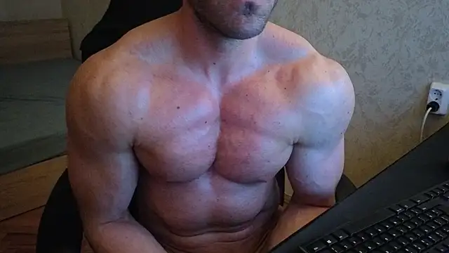 Snapshot of TheFitGiant chatting on March 2025 05:01:01 PM TheFitGiant online show from March 2025 05:01:01 PM