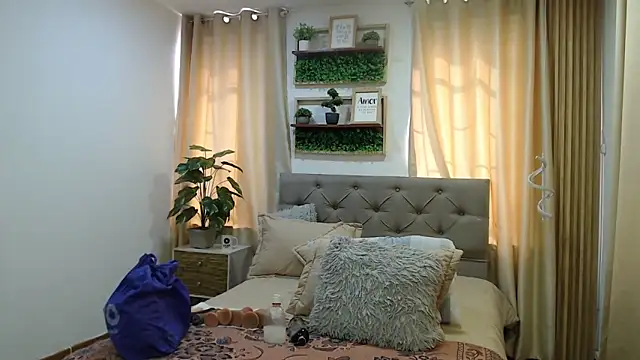 sasi luna online show from June 2026 01:42:02 PM