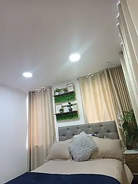 sasi luna online show from April 2026 01:01:02 PM