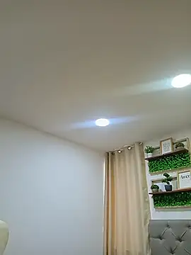 sasi luna online show from May 2026 01:04:01 PM