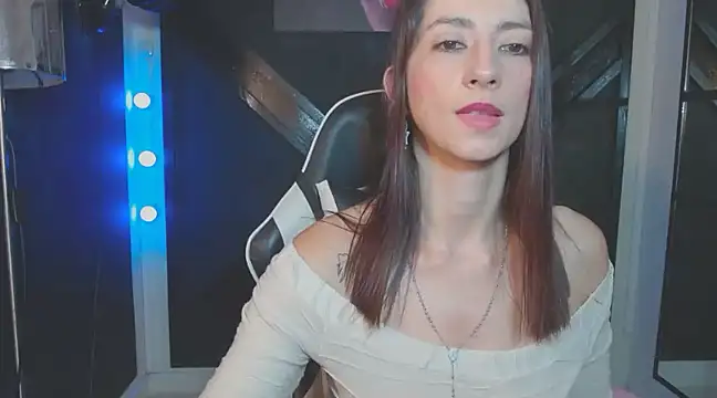 Snapshot of aitana_ag chatting on March 2025 03:33:01 PM aitana ag online show from March 2025 03:33:01 PM