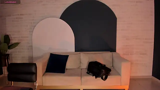 MiaFarrell  online show from February 2026 06:38:02 PM