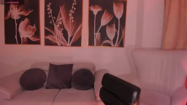 MiaFarrell  online show from February 2026 06:41:01 PM