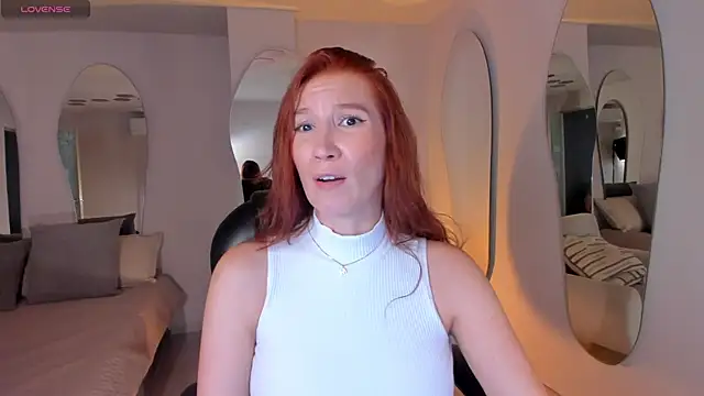 Snapshot of MiaFarrell_ chatting on May 2026 04:49:02 PM MiaFarrell online show from May 2026 04:49:02 PM
