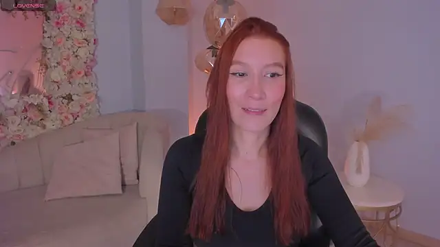 Snapshot of MiaFarrell_ chatting on May 2026 05:21:02 PM MiaFarrell online show from May 2026 05:21:02 PM