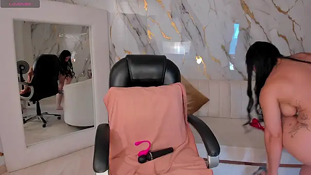 IsabelBornner online show from November 2025 06:45:01 PM