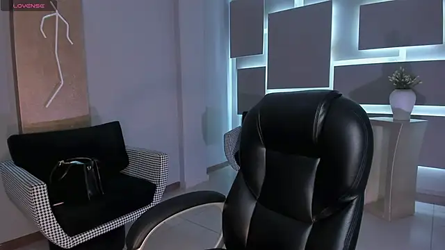 BellaCarteer  online show from October 2025 01:02:01 PM