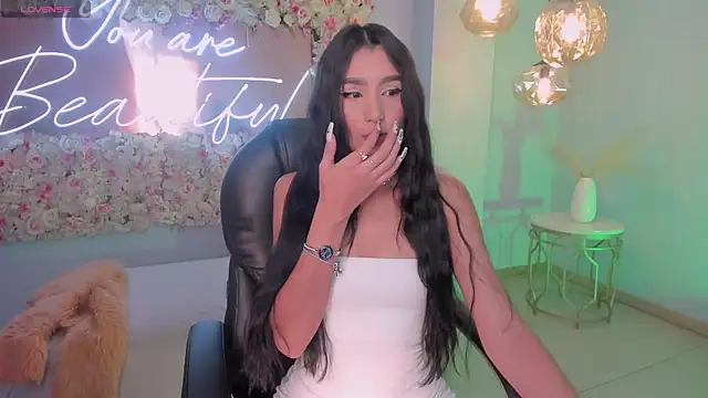 Snapshot of BellaCarteer_ chatting on December 2025 12:18:02 PM BellaCarteer online show from December 2025 12:18:02 PM