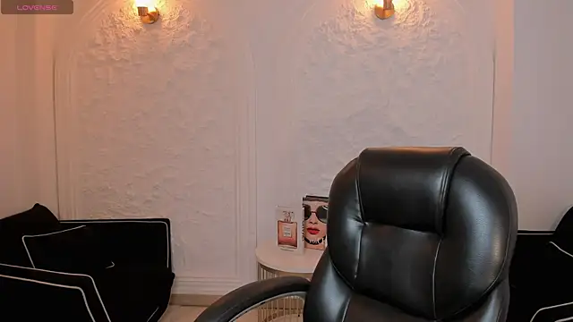 BellaCarteer  online show from June 2026 08:30:01 PM
