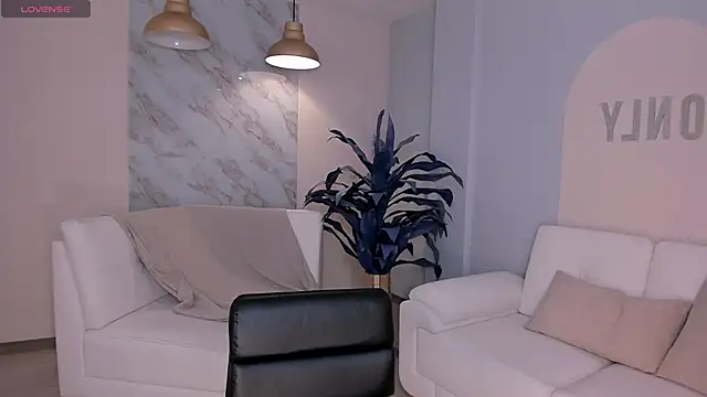 BellaCarteer  online show from March 2025 11:40:02 AM