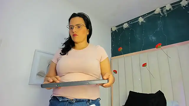 africa holmes online show from February 2026 02:20:02 AM