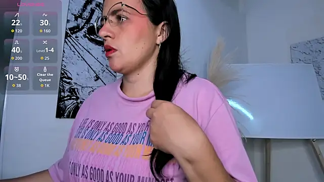 Snapshot of africa_holmes chatting on November 2025 02:15:02 AM africa holmes online show from November 2025 02:15:02 AM