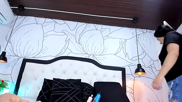 africa holmes online show from April 2026 02:30:01 AM