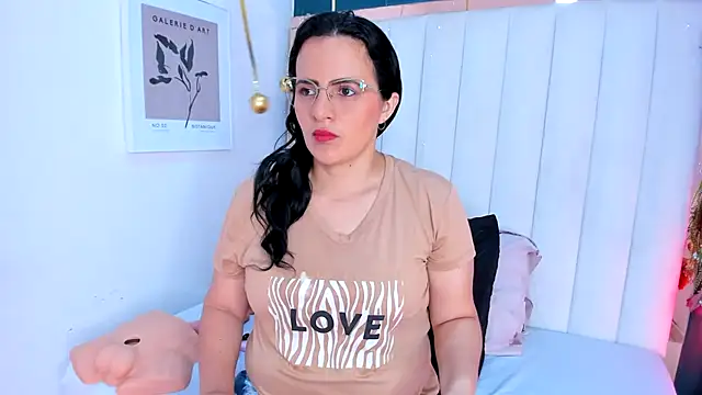 africa holmes online show from February 2026 02:17:02 AM