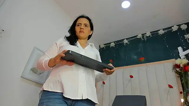 africa holmes online show from February 2026 02:22:01 AM