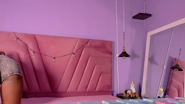 kinkyandsavage online show from December 2025 07:45:01 PM