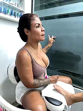 Naticol1 online show from November 2025 10:10:01 PM