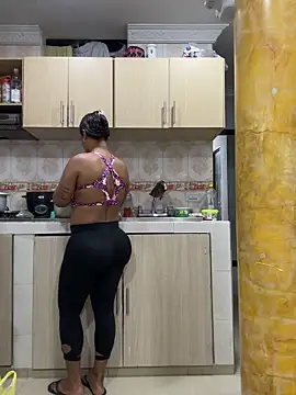 Naticol1 online show from November 2025 08:23:02 PM