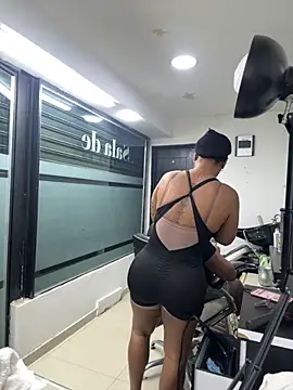 Naticol1 online show from November 2025 06:24:02 PM