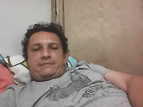 Snapshot of Bombi22 chatting on October 2025 04:13:01 AM Bombi22 online show from October 2025 04:13:01 AM