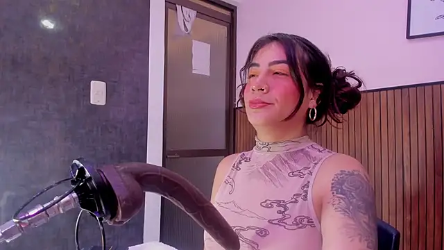 violett collins  online show from February 2026 05:18:02 AM